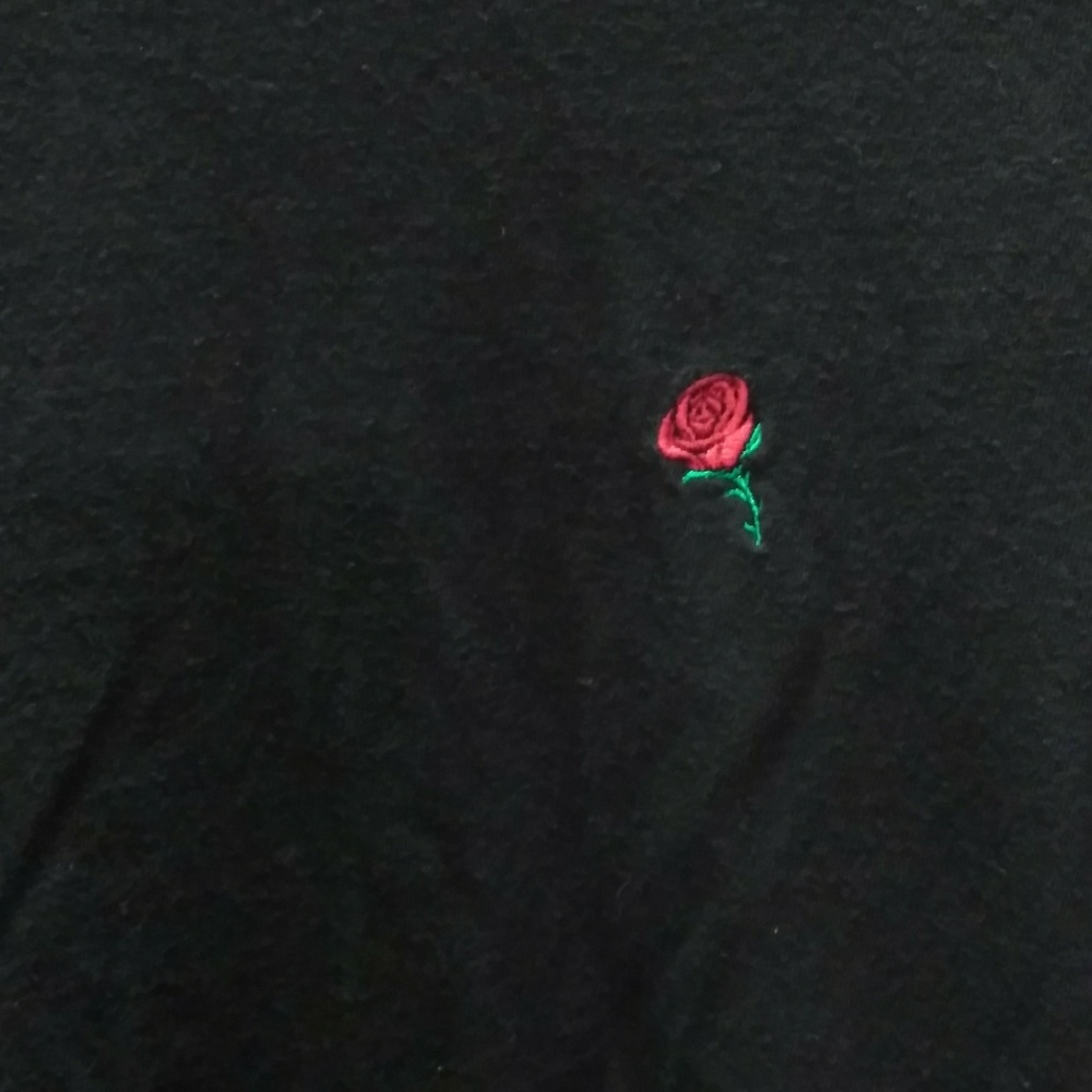 Black Empyre rose shirt